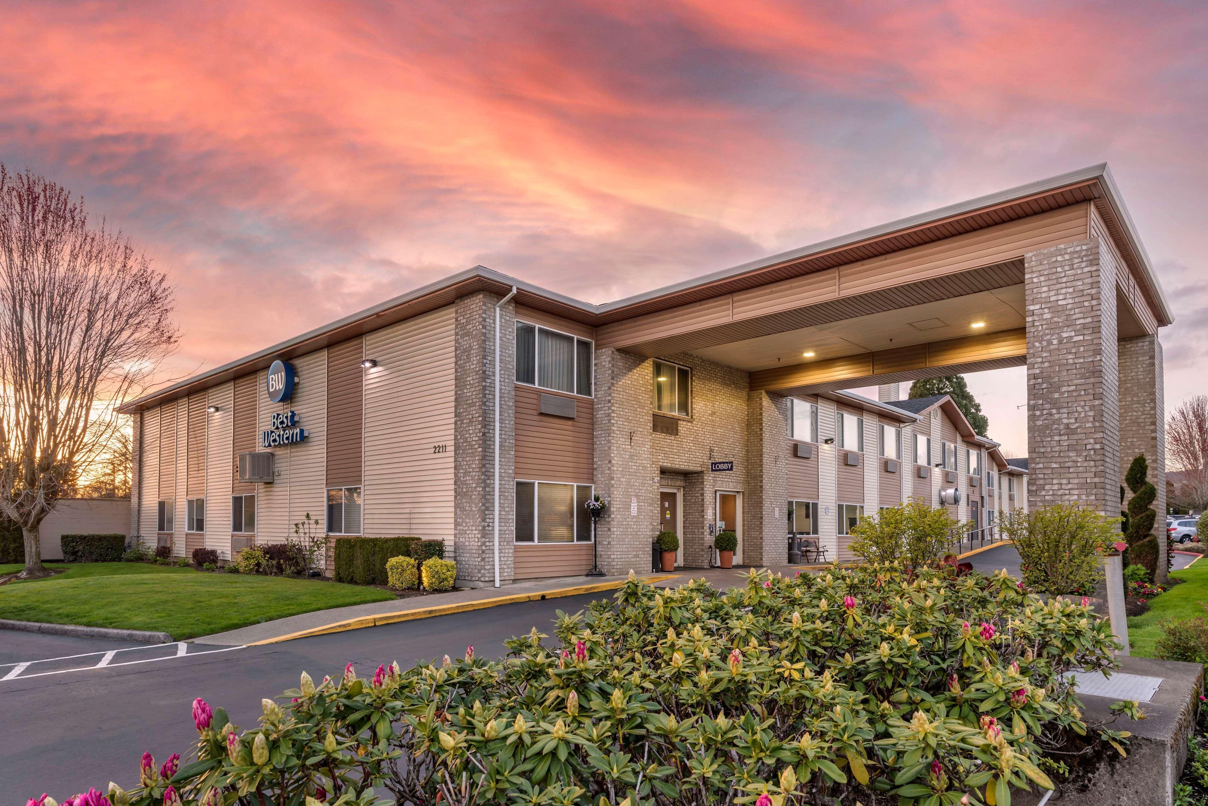 Best Western Newberg Inn Экстерьер фото